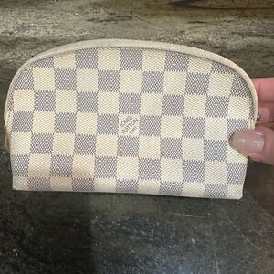 LOUIS VUITTON Pochette Cosmetic PM Azur Damier - Pouch. Great condition.